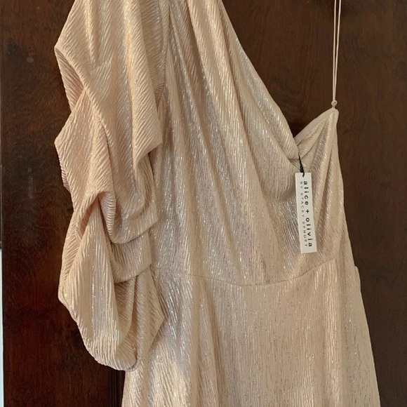 Alice + Olivia gold dress 👗 - Picture 2 of 5